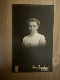Valokuvaamo Uno Berglund, Lahti -visiittikorttivalokuva / visitcard photo - cdv