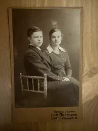 Valokuvaamo Uno Berglund, Lahti -visiittikorttivalokuva / visitcard photo - cdv