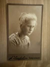 Valokuvaamo A. Sandelin -visiittikorttivalokuva / visitcard photo - cdv