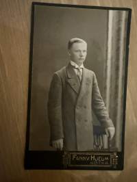 Valokuvaamo Fanny Hjelm, Kotka -visiittikorttivalokuva / visitcard photo - cdv