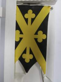 Pieksämäki -pöytälippu / viiri, tanko + jalusta pakkauksessa, käyttämätön