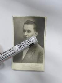 Solmuke, Valokuvaamo Martta Terävä, Tampere -visiittikortivalokuva / carte de visite / cdv -valokuva