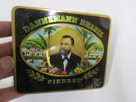 Dannemann Brasil Pierrot -sikarilaatikko / tupakkalaatikko, peltiä