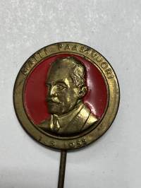 Matti Paasivuori - 1.5.1955 SKDL -neulamerkki