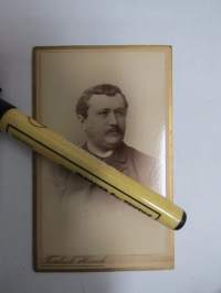 William Kükenthal, Jenan yliopisto (Universität Jena), kuva omistettu suomalaiselle D.A. Wikströmille,Friedrich Haack -visiittikorttivalokuva / carte de visite / cdv