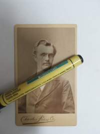 Farmaceut Anders Ritberg, Atelier Charles Riis & Co, Helsingfors -visiittikorttivalokuva / carte de visite / cdv