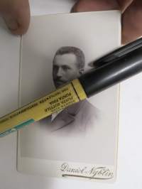 Adam Adolf Tukiainen, Atelier Daniel Nyblin, Helsinki -visiittikorttivalokuva / carte de visite / cdv