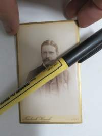 H.A. Vance, Jenan yliopisto (Universität Jena) 1892, kuva omistettu suomalaiselle D.A. Wikströmille -visiittikorttivalokuva / carte de visite / cdv