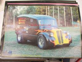 Morris Delivery -V8 Magazine alkupään keskiaukeamakuva