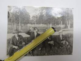 Kesähuikka 1929, osallistujamerkit / maksumerkit rinnassa -valokuva