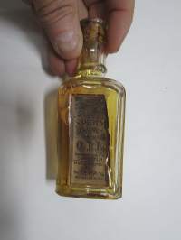 Sperm Sewing Oil - Warranted not to cumorstain - Manufactured By Oy TEKA Ab Riihimäki -ompelukoneöljyä pullossa