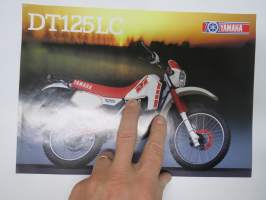 Yamaha DT125LC moottoripyörä -myyntiesite, engalnninkielinen