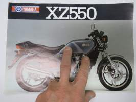 Yamaha XZ550 moottoripyörä -myyntiesite, engalnninkielinen