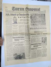 Turun Sanomat 8.8.1942, Timoshenkon joukot kärsineet raskaan tappion, Von Bock tavoittelee Stalingradia, Kondiittori Adolf Suszycki kaatunut - kuolinilmoitus,