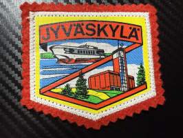 Jyväskylä -kangasmerkki / matkailumerkki / hihamerkki / badge -pohjaväri punainen
