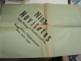 Nina Novitetes Maila Mäkinen & Annikki Lindbom -vaatekaupan paperipussi