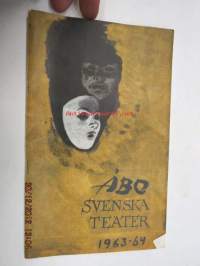 Åbo svenska teater spelåret 1966-67, Fruar på vift eller Kalkontuppen -käsiohjelma