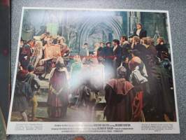 Doctor Faustus (Richard Burton, Elizabeth Taylor) -elokuvan kaappikuva