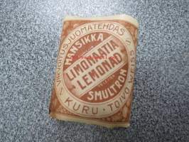 Virvoitusjuomatehdas Toiwo Weiss, Kuru, Mansikka / Smultron Limonaatia / Lemonad (painettu Julius Syren & Co)