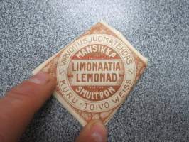 Virvoitusjuomatehdas Toiwo Weiss, Kuru, Mansikka / Smultron Limonaatia / Lemonad (painettu Julius Syren & Co)